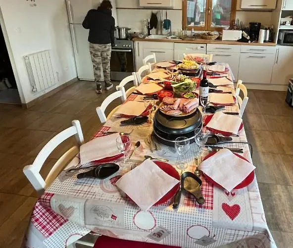 Des Monts Dore Chalet *